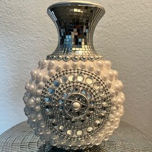 CLASSY SHINY VASE FOR SALE!! 🌸🌸🌸